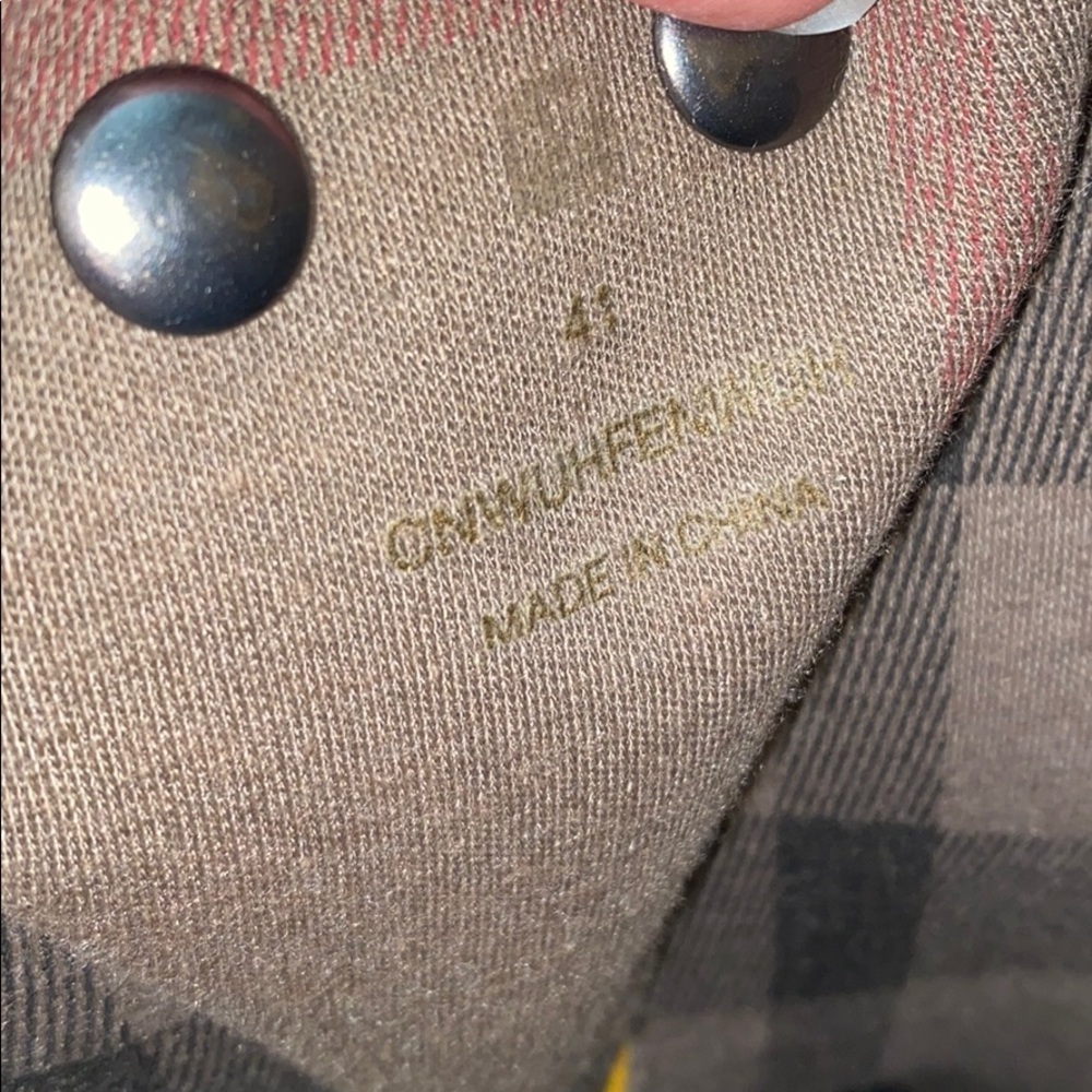 HP 🎉Burberry yellow mid buckle rain boot size: 10 - Picture 9 of 16